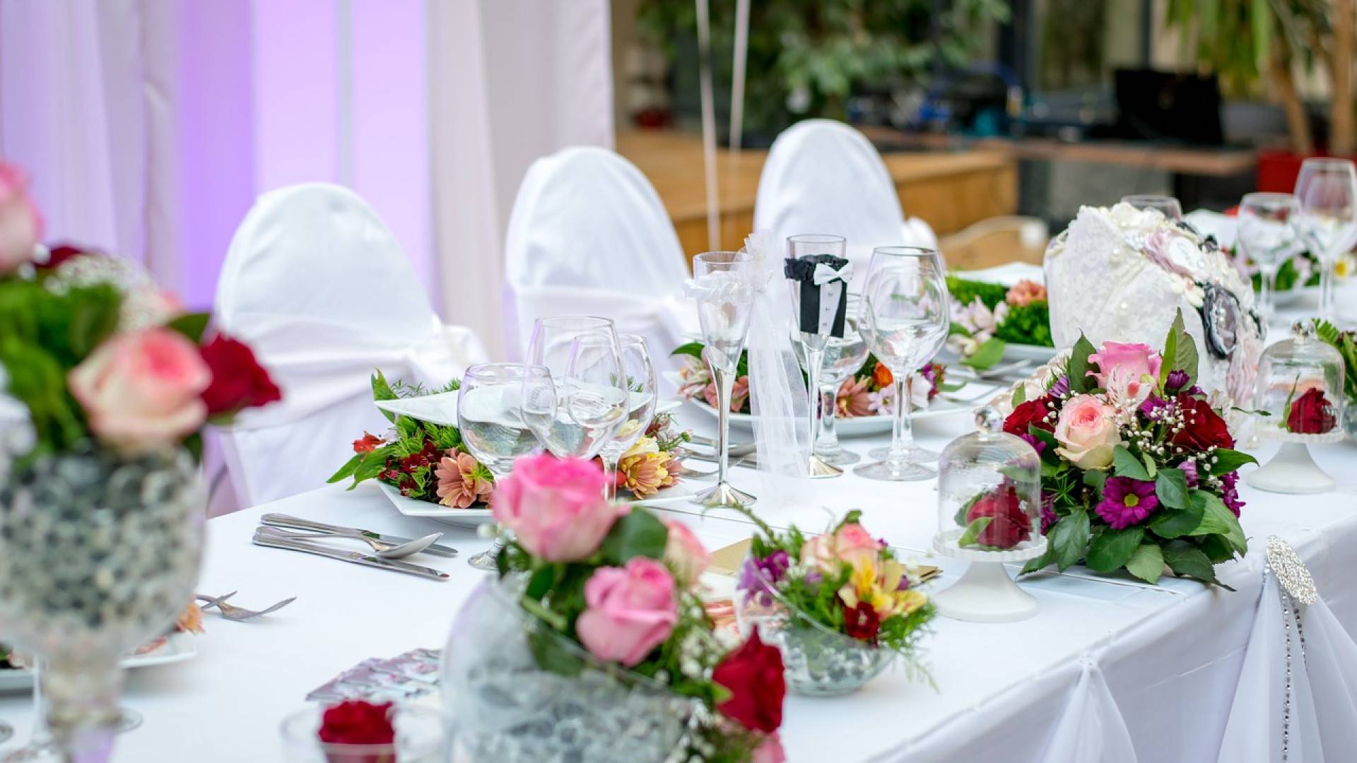 La décoration des chaises : un essentiel aux mariages chics !